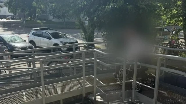 В Сыктывкаре по решению суда квартиру инвалида‑колясочника сделали доступной