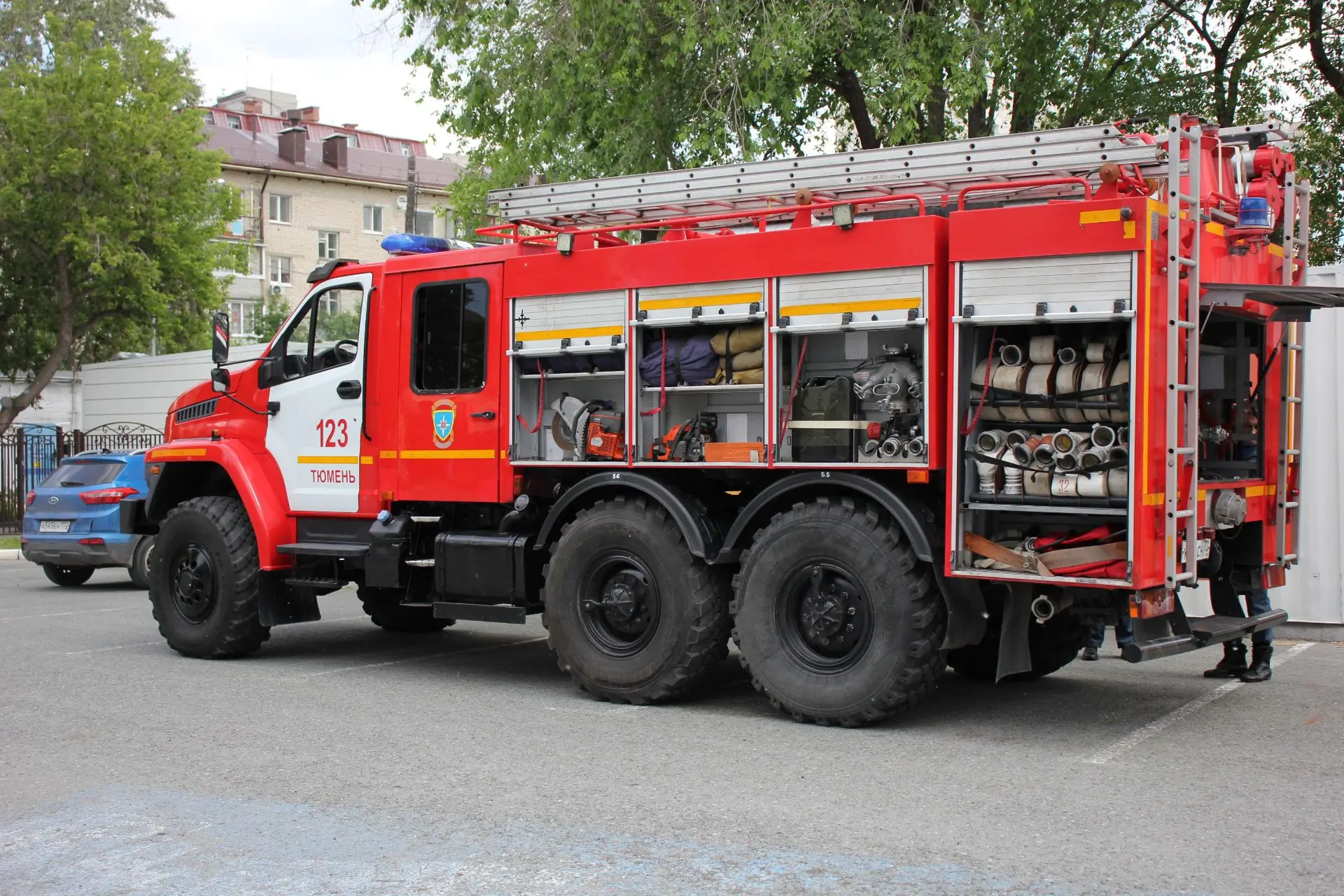 🚒 В летнем лагере прошло познавательное мероприятие с пожарной машиной!
Сегодня, 8 июня, в нашей шк