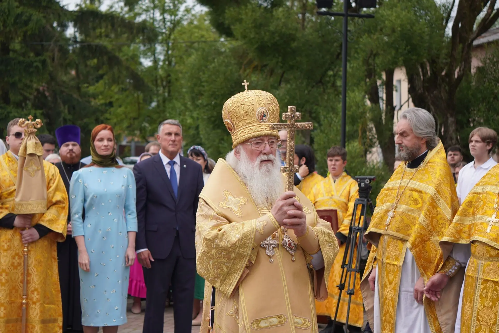 Уважаемые Земляки!
 
Сегодня мы отмечаем прекрасный праздник — День семьи, любви и верности, приуроч