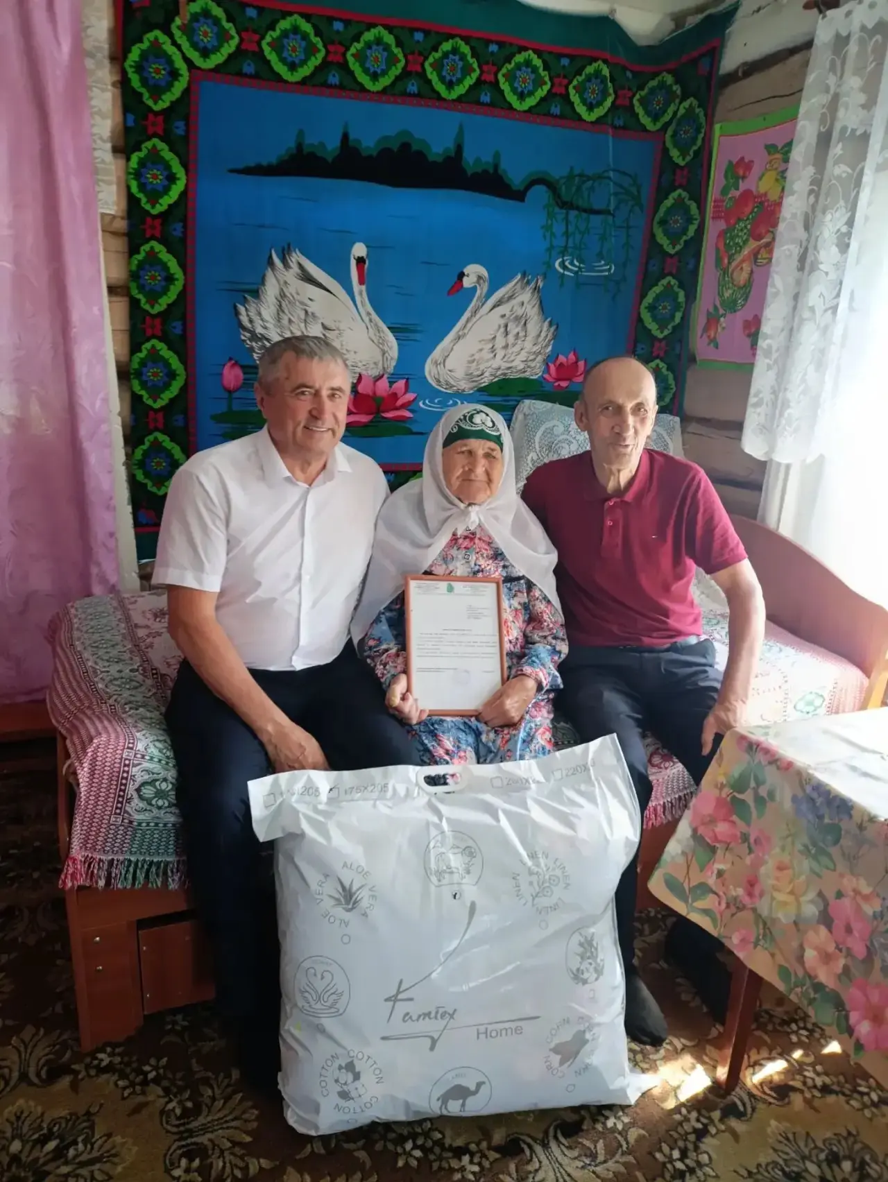 🎂 90 лет мудрости, труда и любви: жительница Чувашского Брода отметила юбилей!

В селе Чувашский Бр