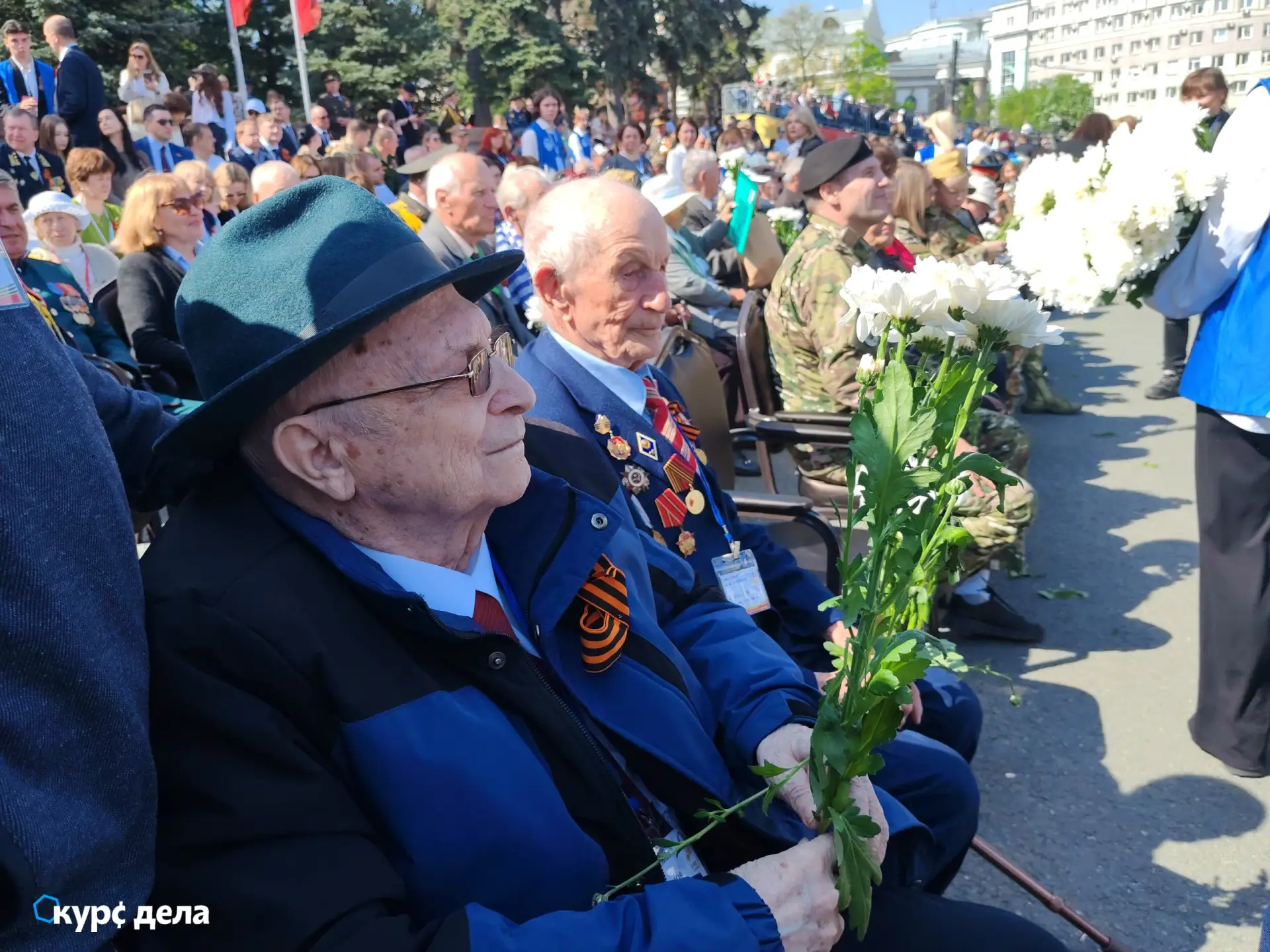 ❤️‍🔥  В Челябинске начался парад Победы  Участники парада уже готовятся проходить торжественным стро