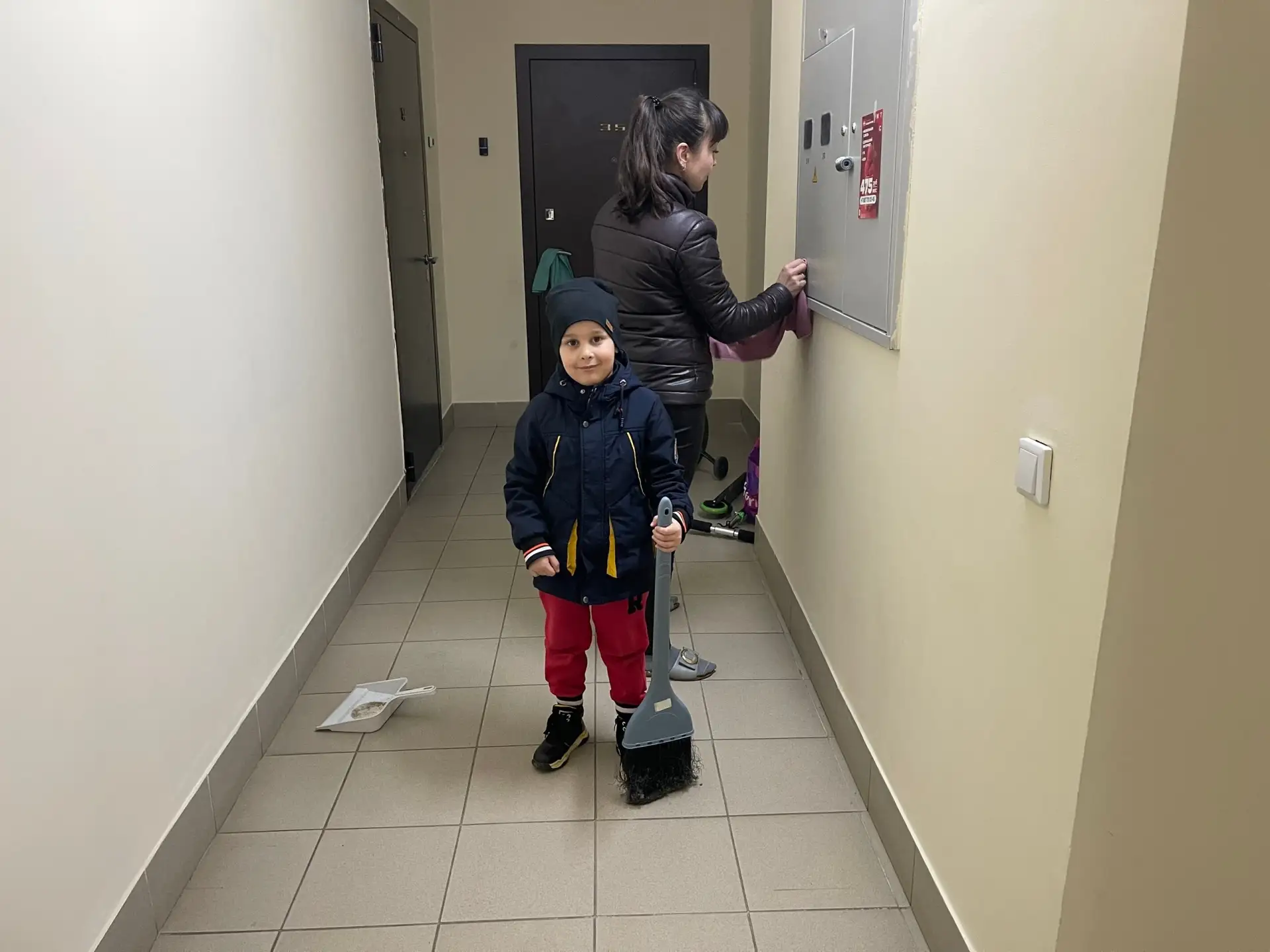 🧹 «Чистый четверг»: дождь не помеха, когда соседи вместе!  ТОС "Строителей 31"объединились и навели 