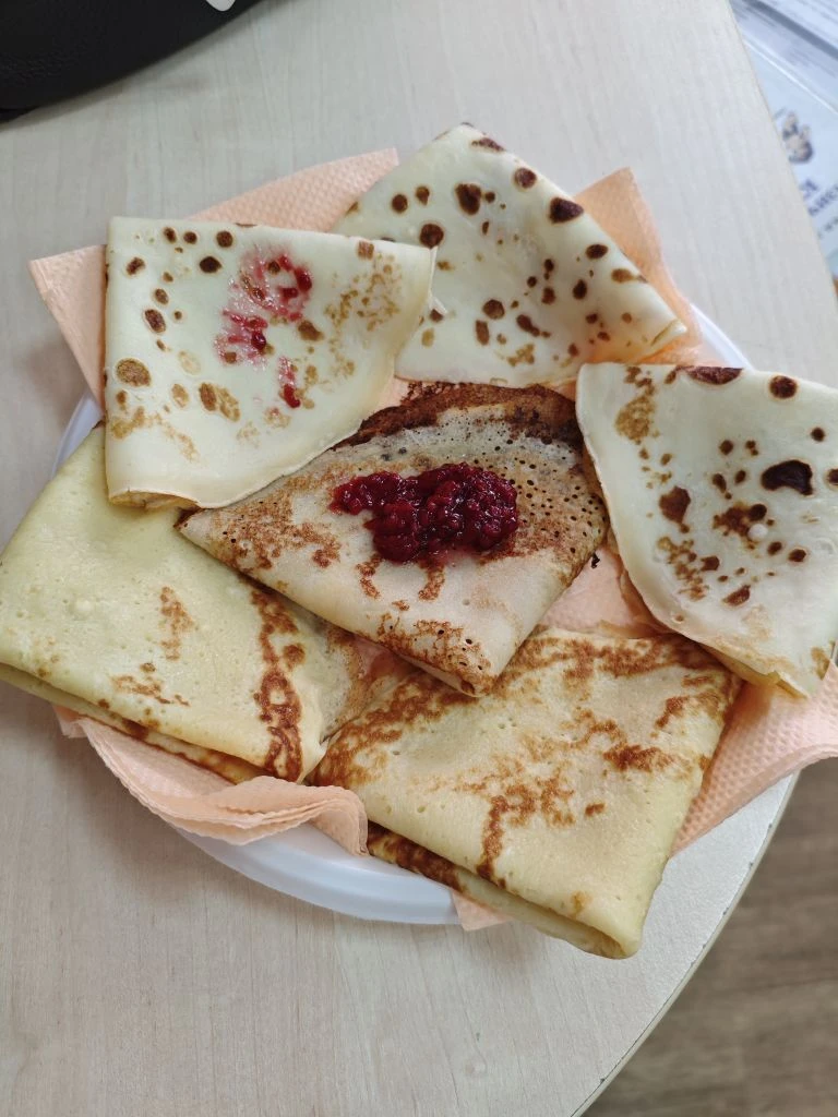 Масленица — восточнославянский традиционный праздник, отмечаемый в течение недели перед Великим пост