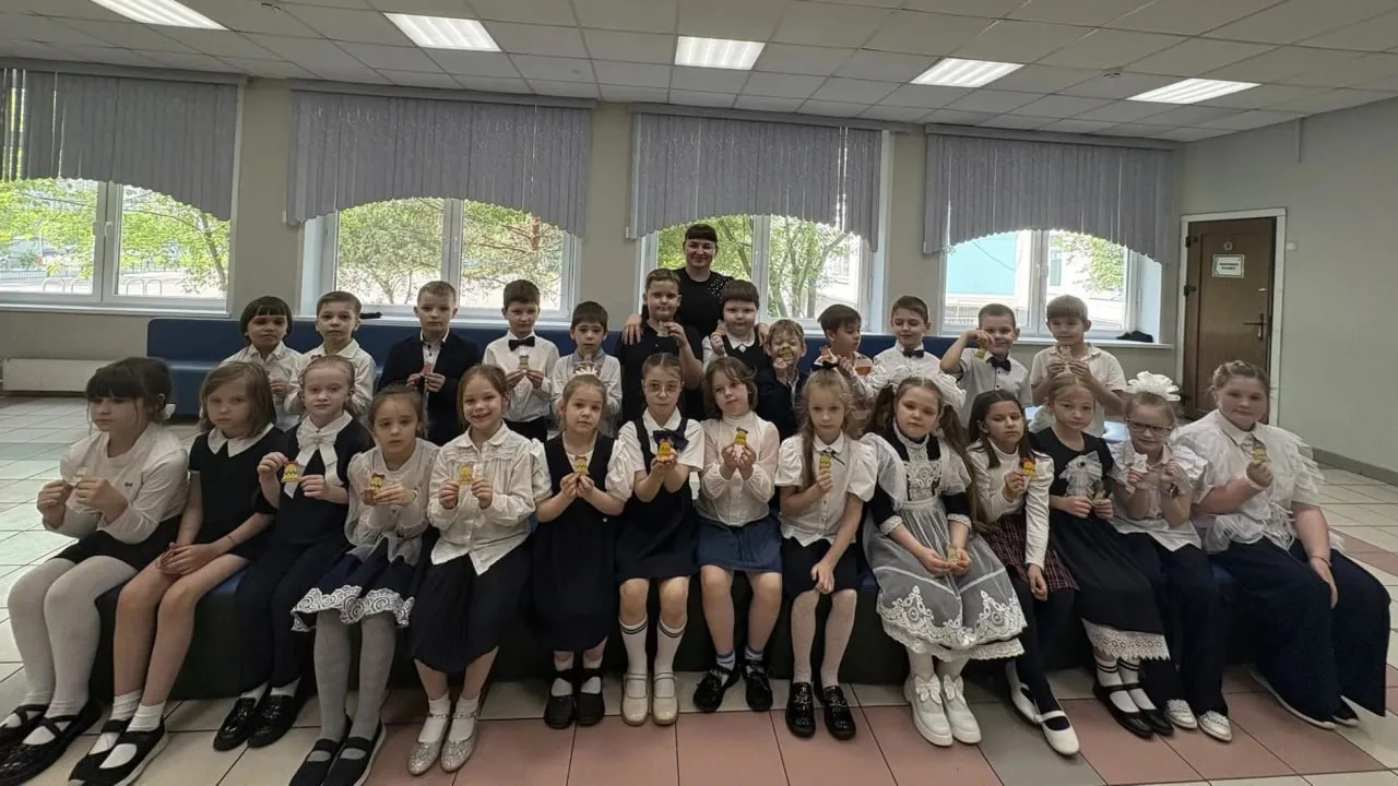 Особенный день ✨  🔔 В эту тематическую пятницу наши ученики пришли на занятия в праздничных нарядах.