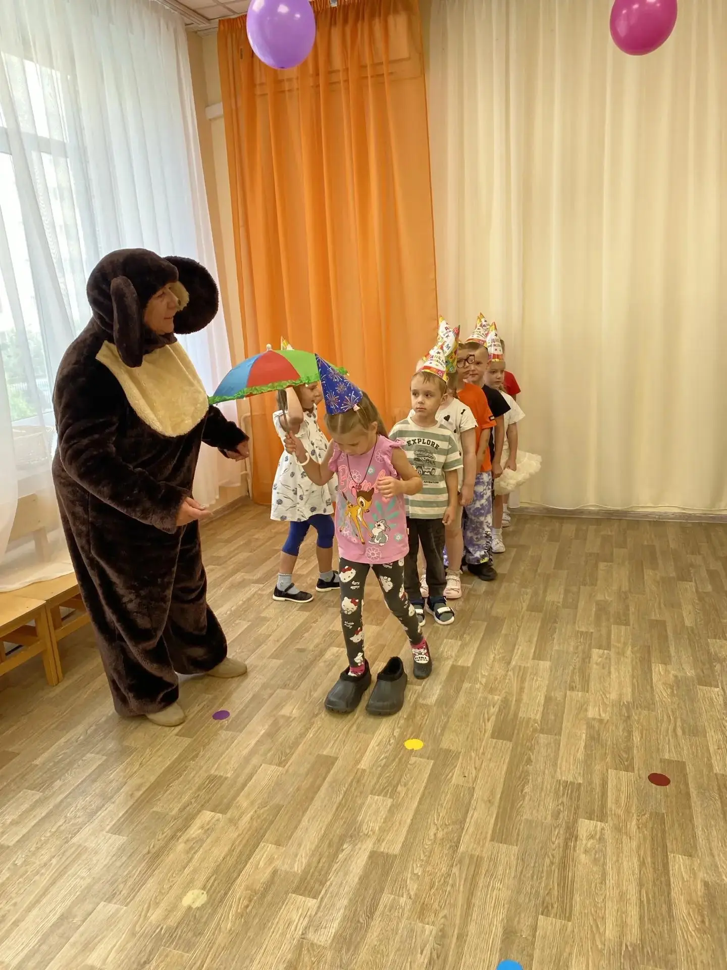 Ура-ура-ура! У самого доброго ушастого друга всех детей-Чебурашки