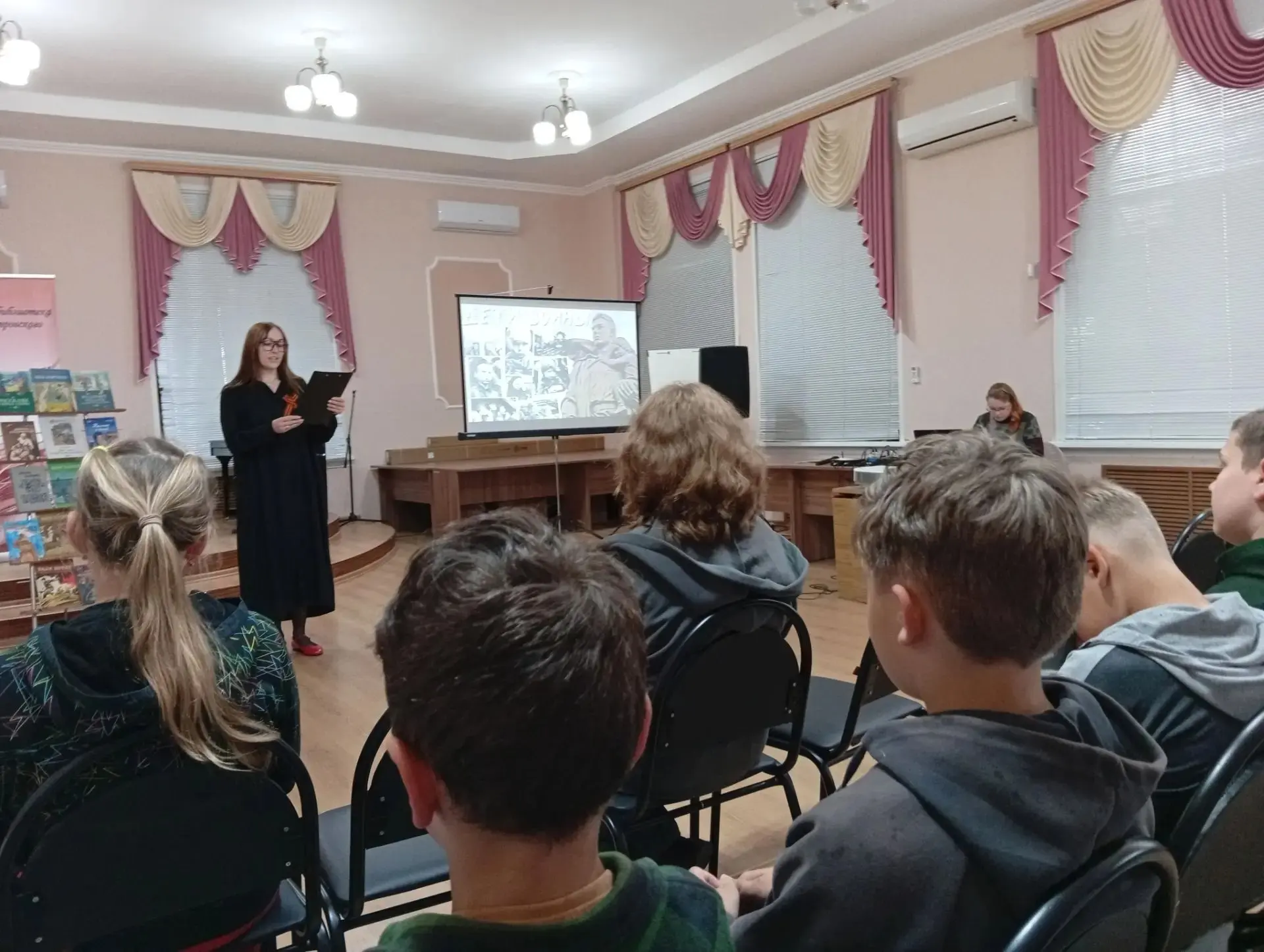 🌞ЛЕТНИЙ ЛАГЕРЬ🌞
19 июня ребята из лагеря "Маяк" посетили Центральную библиотеку имени А.Н.Островск