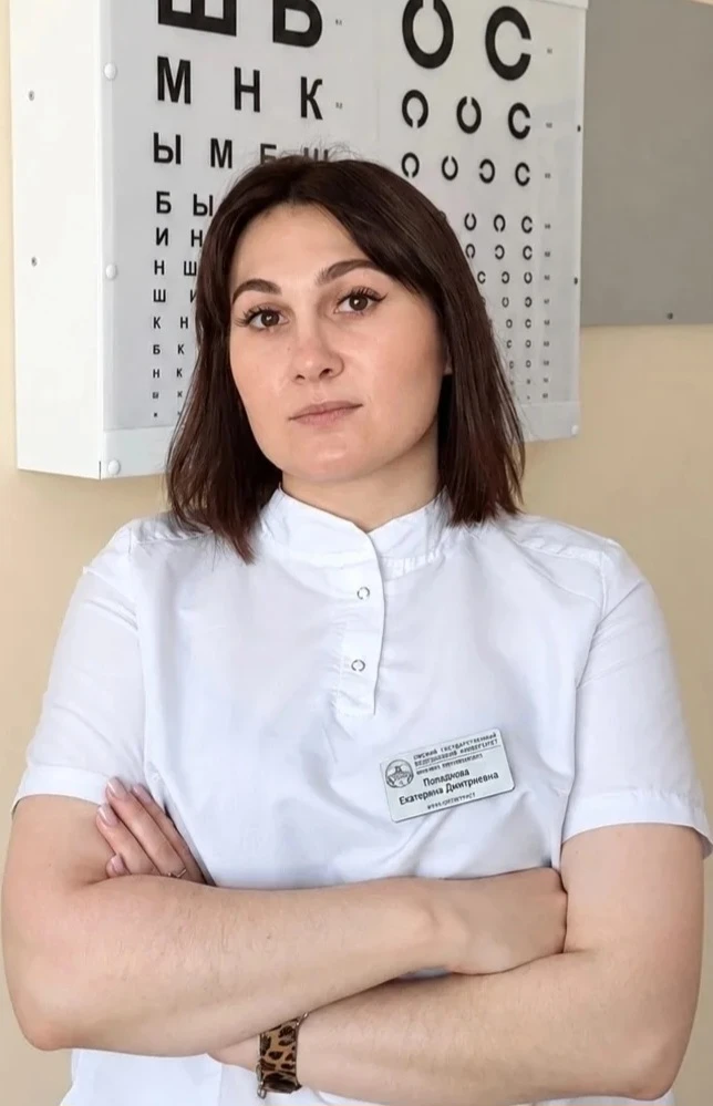✨️В команде калачинских врачей молодые кадры!  

Знакомьтесь, Попланова Екатерина Дмитриевна - врач-