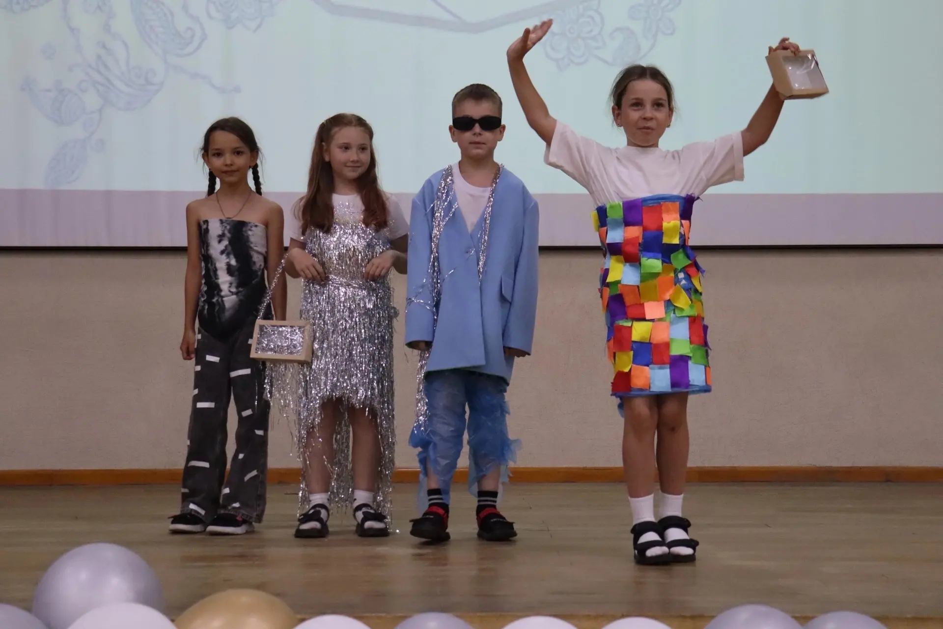 Сказ о том, как в «Спутнике» чудеса из пакетов рождались! ✨

В некотором царстве, в Пензенской губер