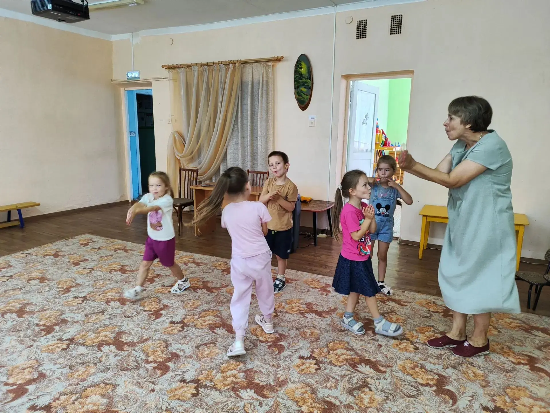 🎊Хороводные игры🕺💃 — развивают чувство ритма💃 и музыкальный слух,🕺 способствуют со...