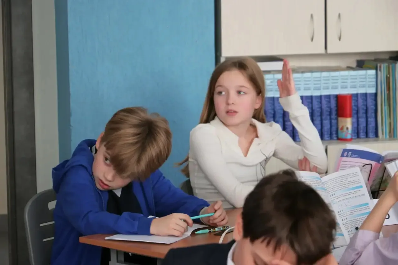 🏫 Провели открытые уроки для родителей будущих первоклассников  Наши первоклассные учителя провели с