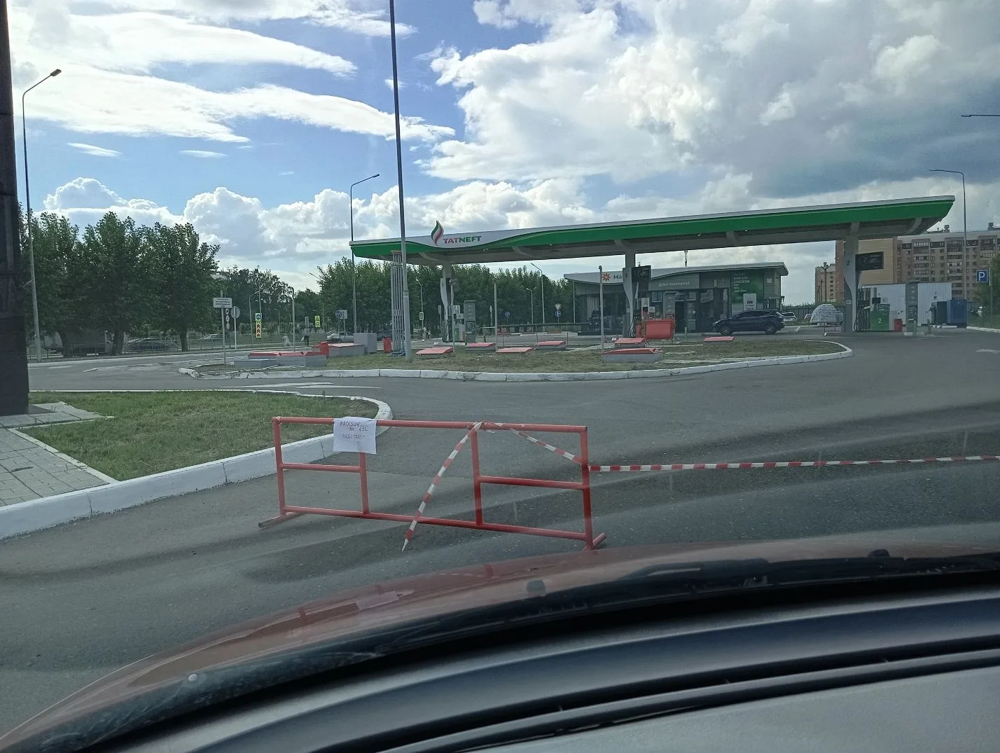 Заправки "Татнефти" закрыты

Заправки "Татнефти" вновь перестали продавать топливо, как это уже было