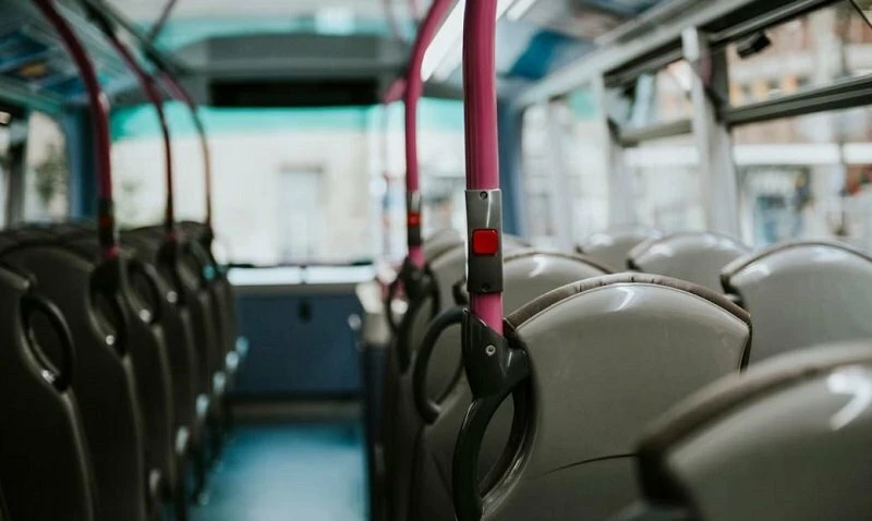 В Колпино изменили пять автобусных маршрутов из-за пожара на складе