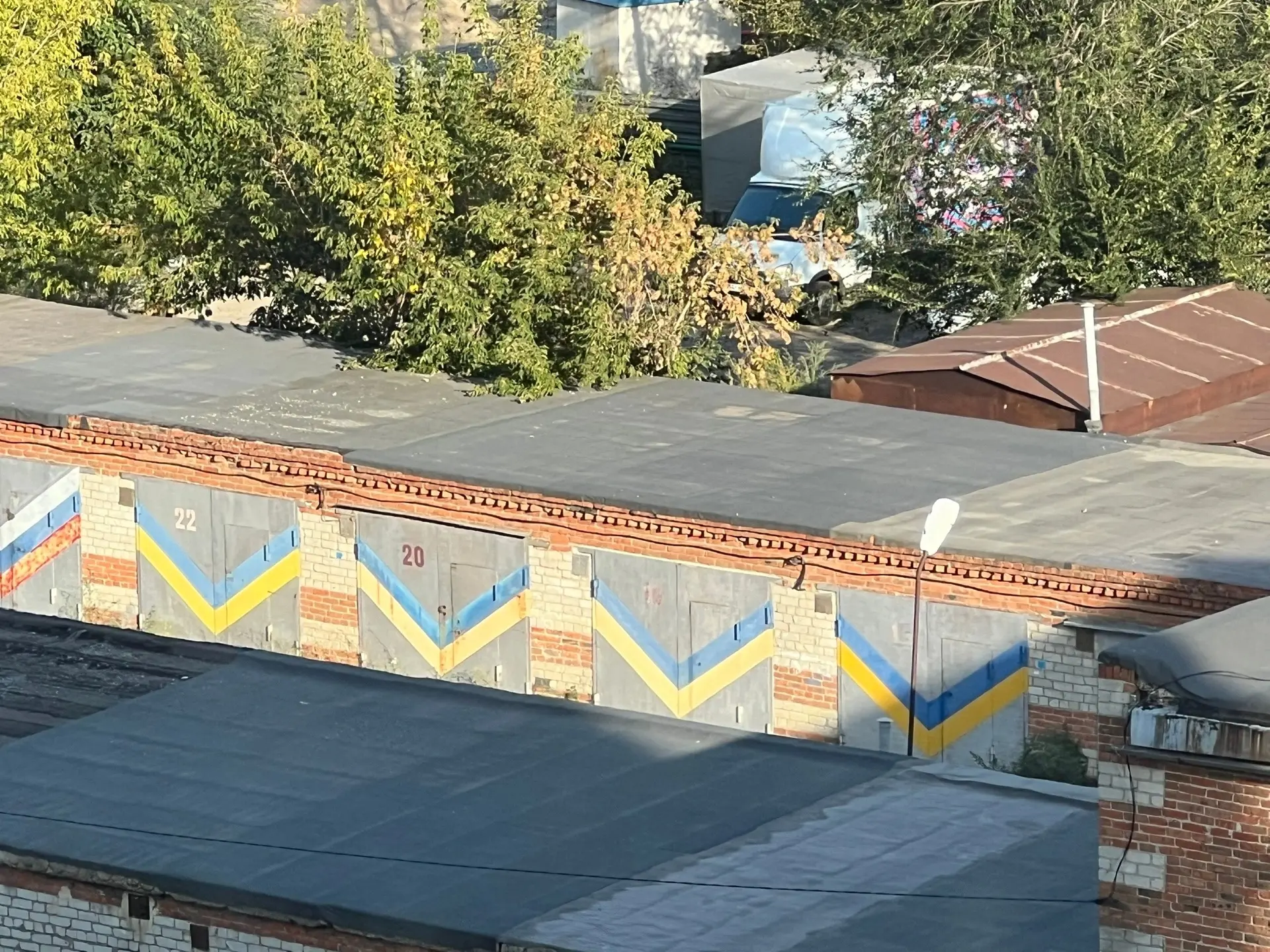 Какие странные гаражи…