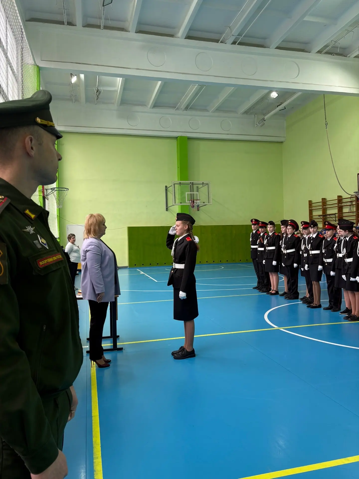 Память жива, пока мы помним и чтим подвиг героев. В нашей школе прошло торжественное патриотическое 