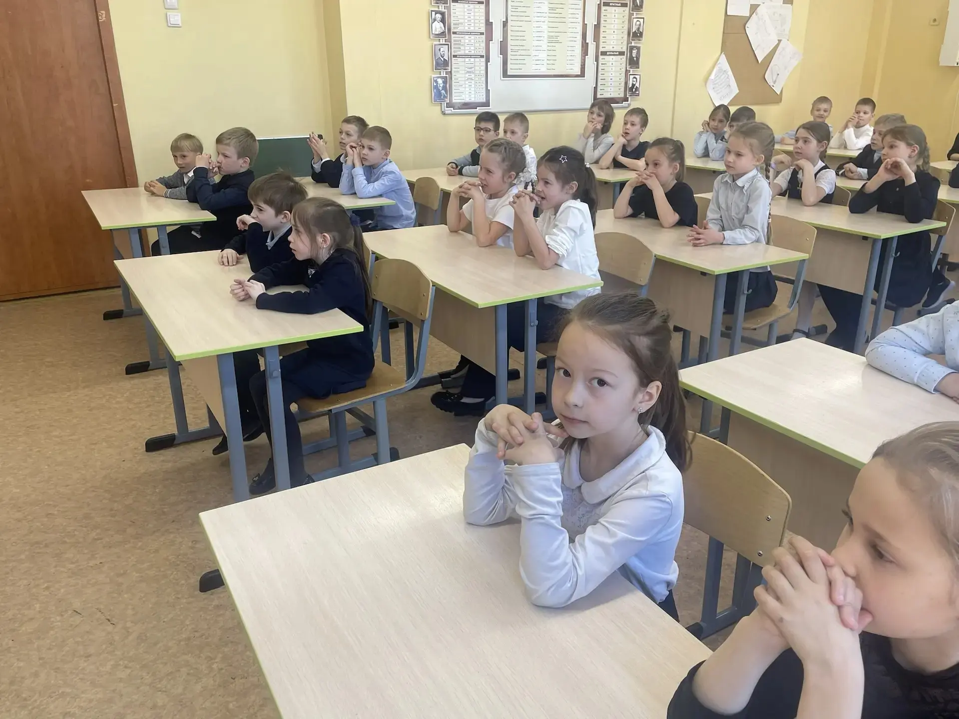 🧪 Физическое шоу — успех на все 100 %! 🧪  5 «Л» класс устроил крутые научные эксперименты для ребят 