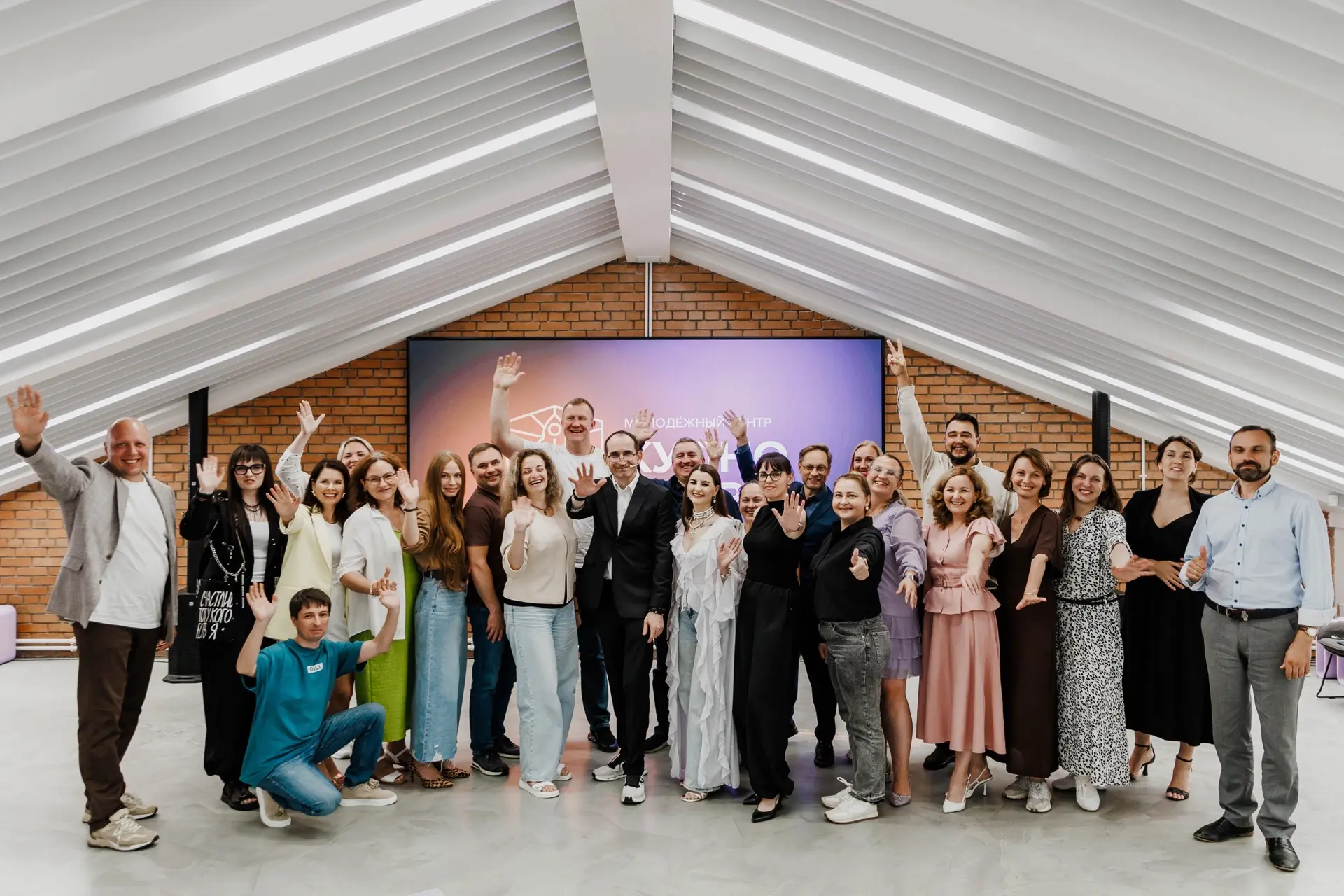 «ГОЛОС ЛИДЕРА»: ПОЗДРАВЛЯЕМ ВЫПУСКНИКОВ!

🎉 В КУПНО завершился курс Руслана Станчева «Голос лидера: