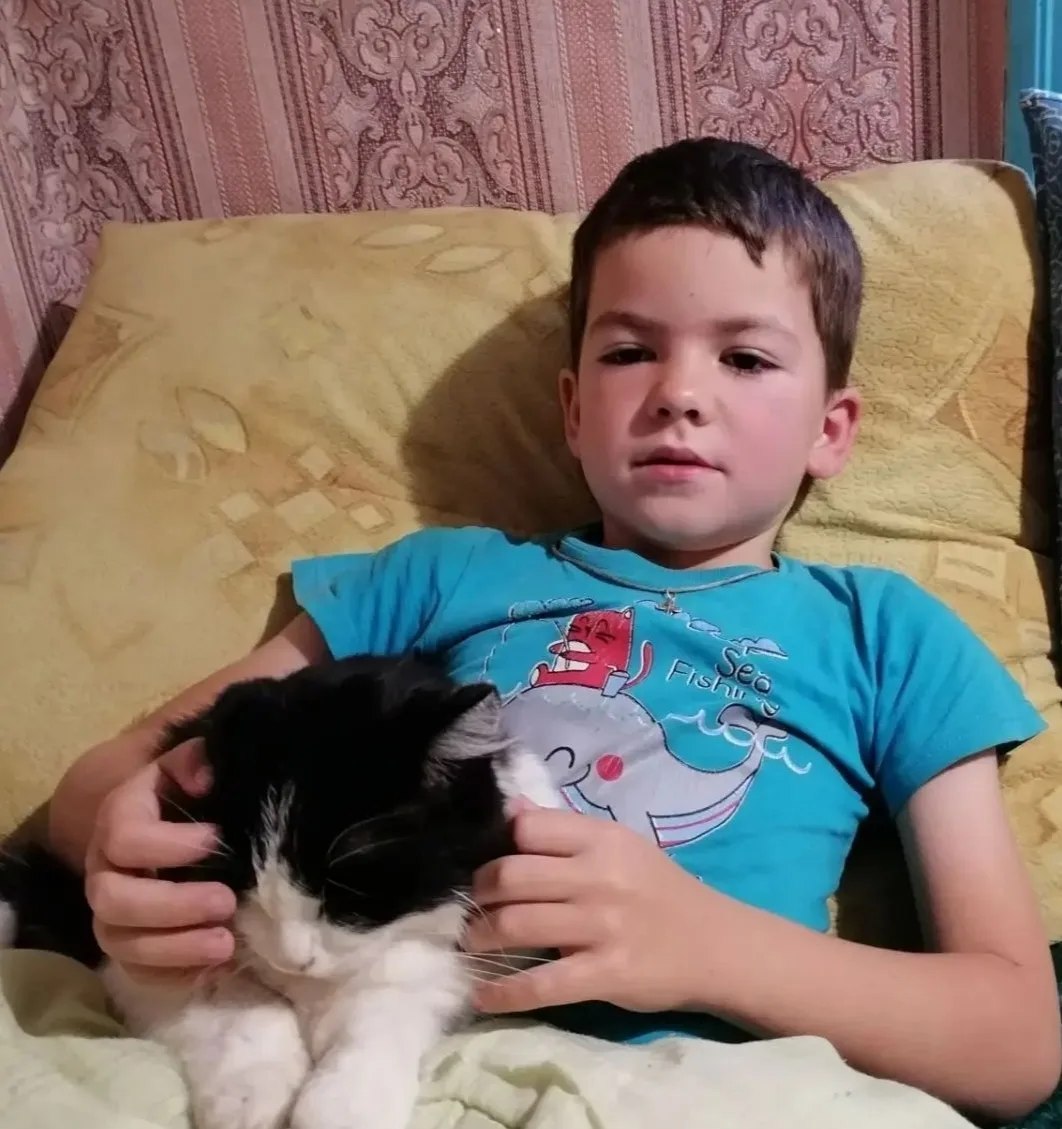 Сагов Леонид, ученик 1 класса МКОУ ООШ д Ленино, принимает участие в акции "Мой милый д...