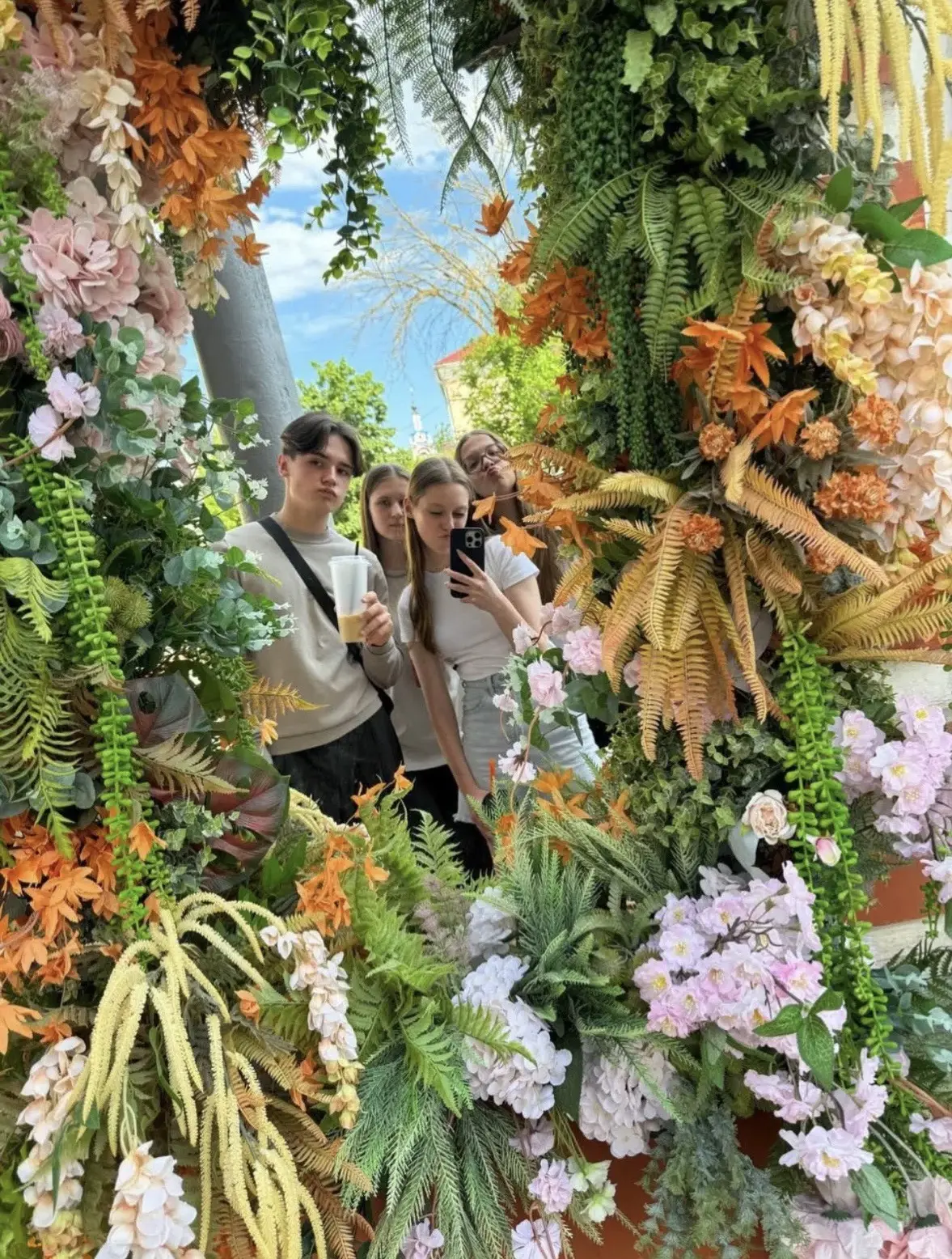До приказа осталось всего 17 дней! 📅✨

Наши выпускники поделились новой фотографией. Посмотрите, ка