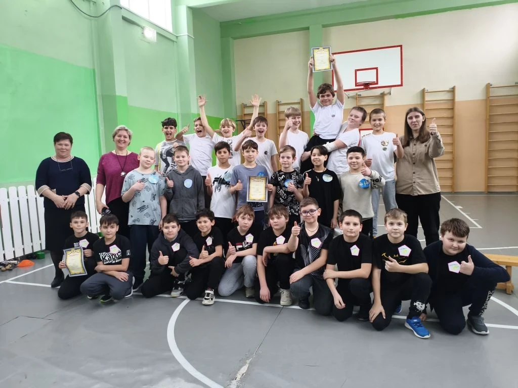А НУ-КА, ПАРНИ!💪🏻🏅🏋️  Сегодня, в преддверии Дня защитника Отечества в нашей школе прошёл традиционны
