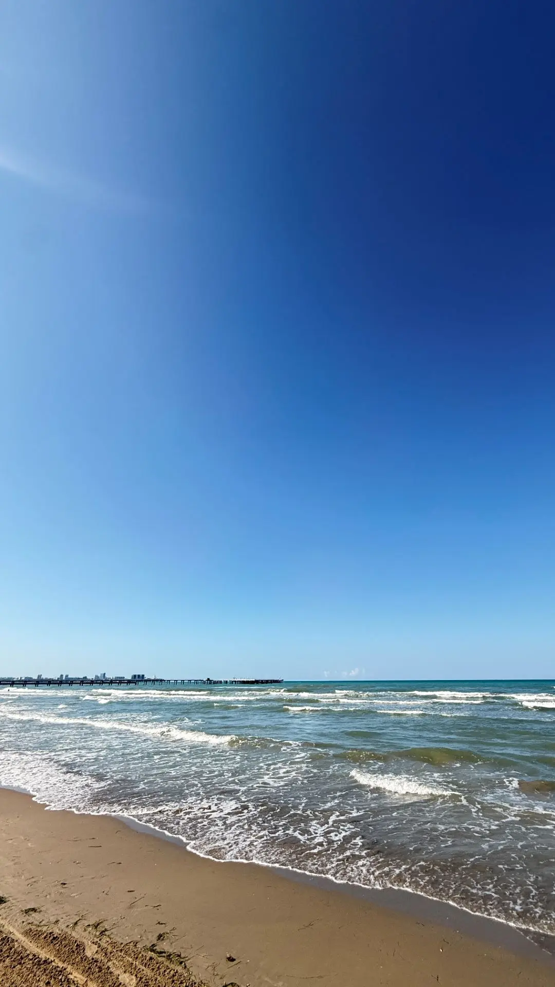 🌊 Погода в Анапе: солнце светит, но море штормит!

Друзья, делимся свежей сводкой с побережья. Пого