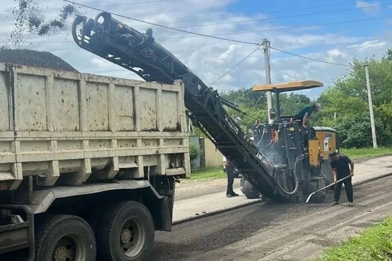🚧Дорожники ремонтируют разбитый участок улицы в Уссурийске

Дорожные службы восстанавливают асфальт