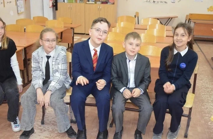 🏆 Гордость 4-х классов!  Мы рады сообщить замечательную новость: команда учащихся 4-х классов одержа