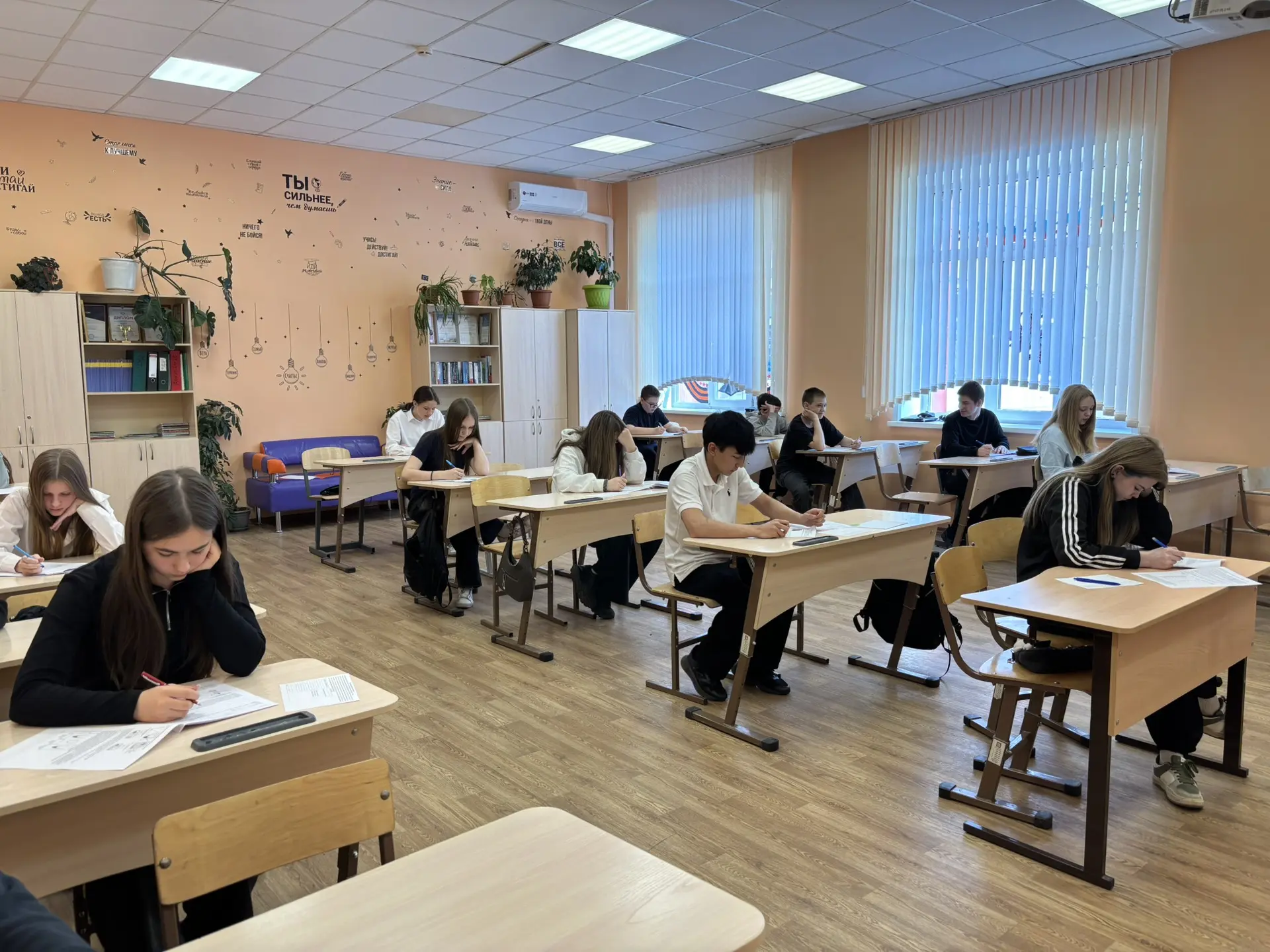 🩺 Сегодня в Центре образования обучающиеся написали комплексную работу для поступления в 8‑й медицин