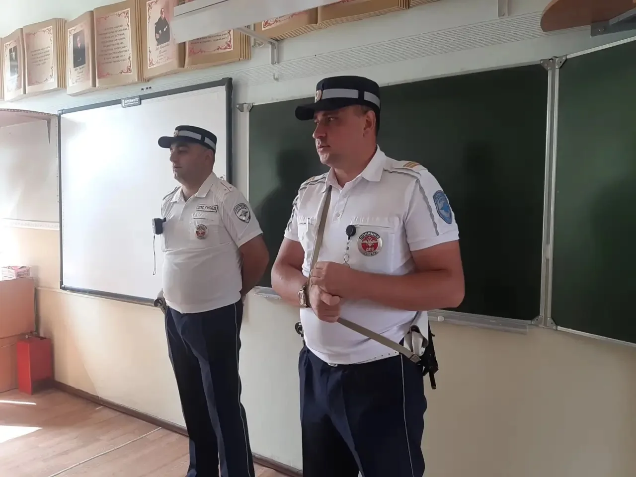 В рамках недели безопасности по профилактике дорожно- транспортных происшествий в школе...