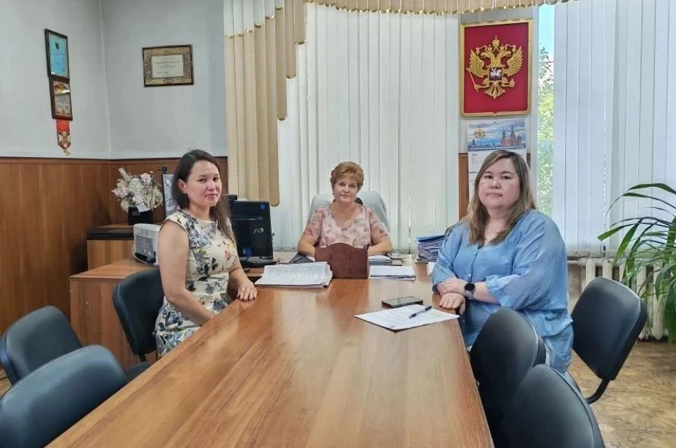 В Усть-Абакане побывали научные сотрудники Хакасского научно-исследовательского института языка, лит