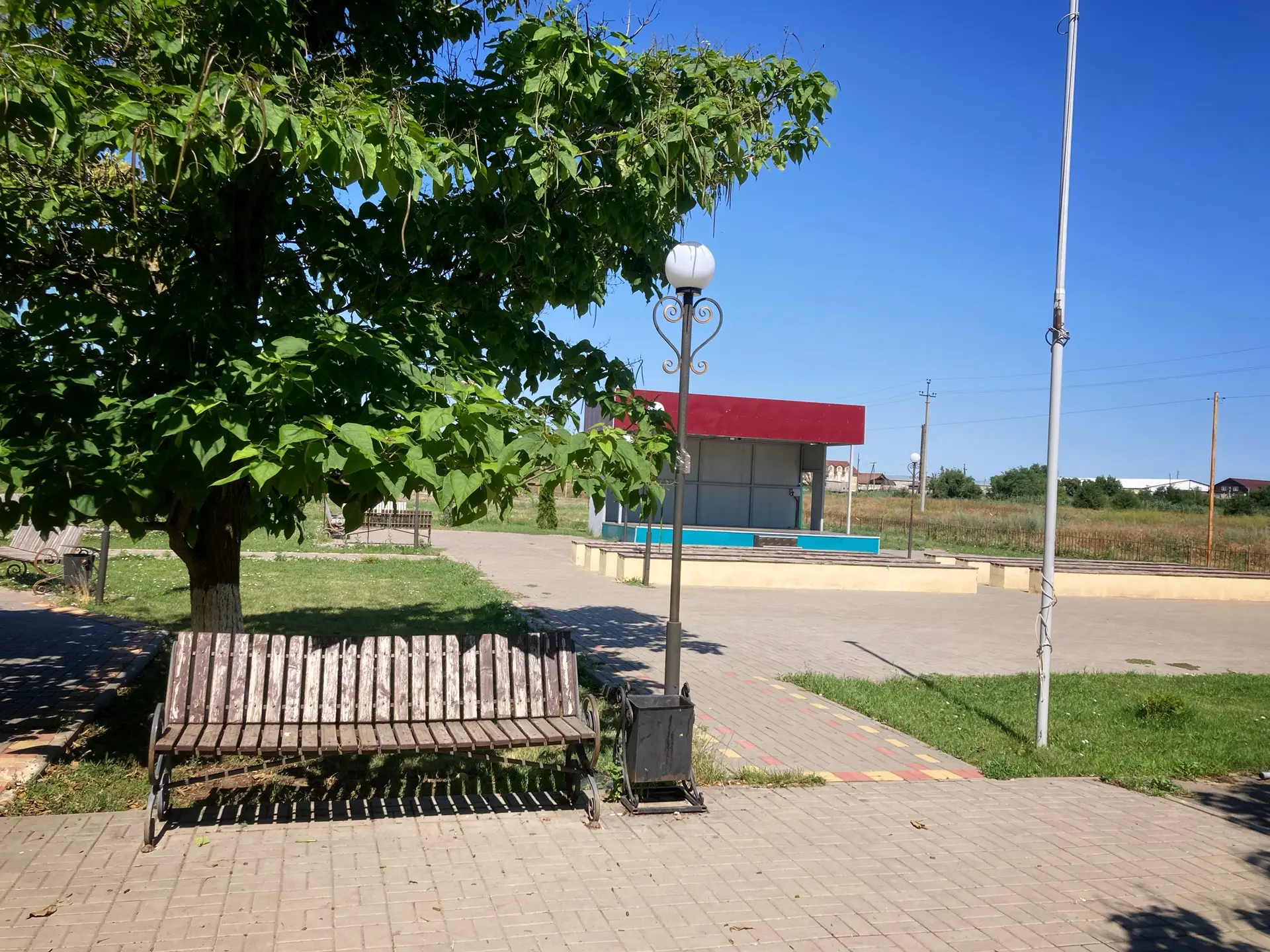 🌞 Летний досуг в июле: 

В этом месяце на сценической площадке:

🔟 июля (пятница) 
в 14:00-
🎈 бес