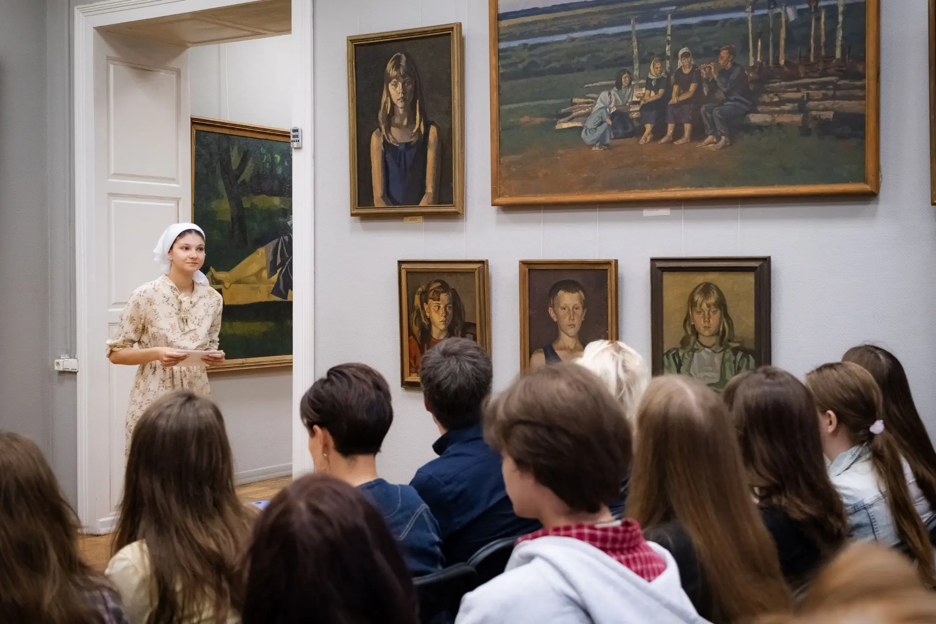 #В_объективе_минкультуры_РО театрализованное представление «Ожившие картины» в картинной галерее «Ви
