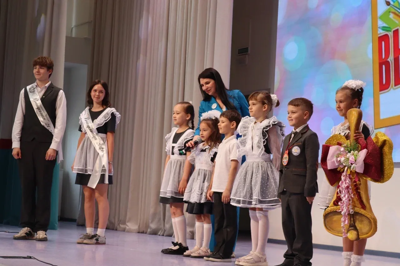 Первый отсчет времени пробил ровно девять раз... 🎓  📢Первый год жизни нашей школы увенчался особым, 