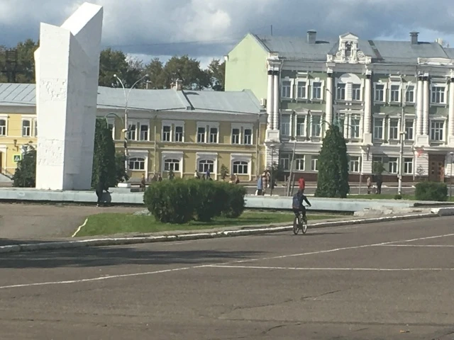 Зубодробительная история 
 
Памятник «Зуб» «вырывают» из центра Вологды 
 
В мае 2026 года на сайте 