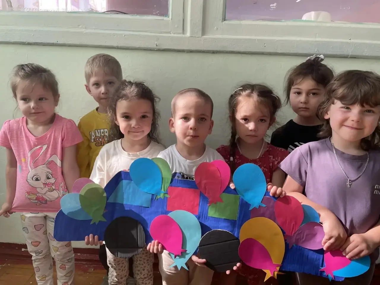 Сегодня дети из вторых младших групп, сделали подарок своими руками для самой Бабе-Яге. Главная цель