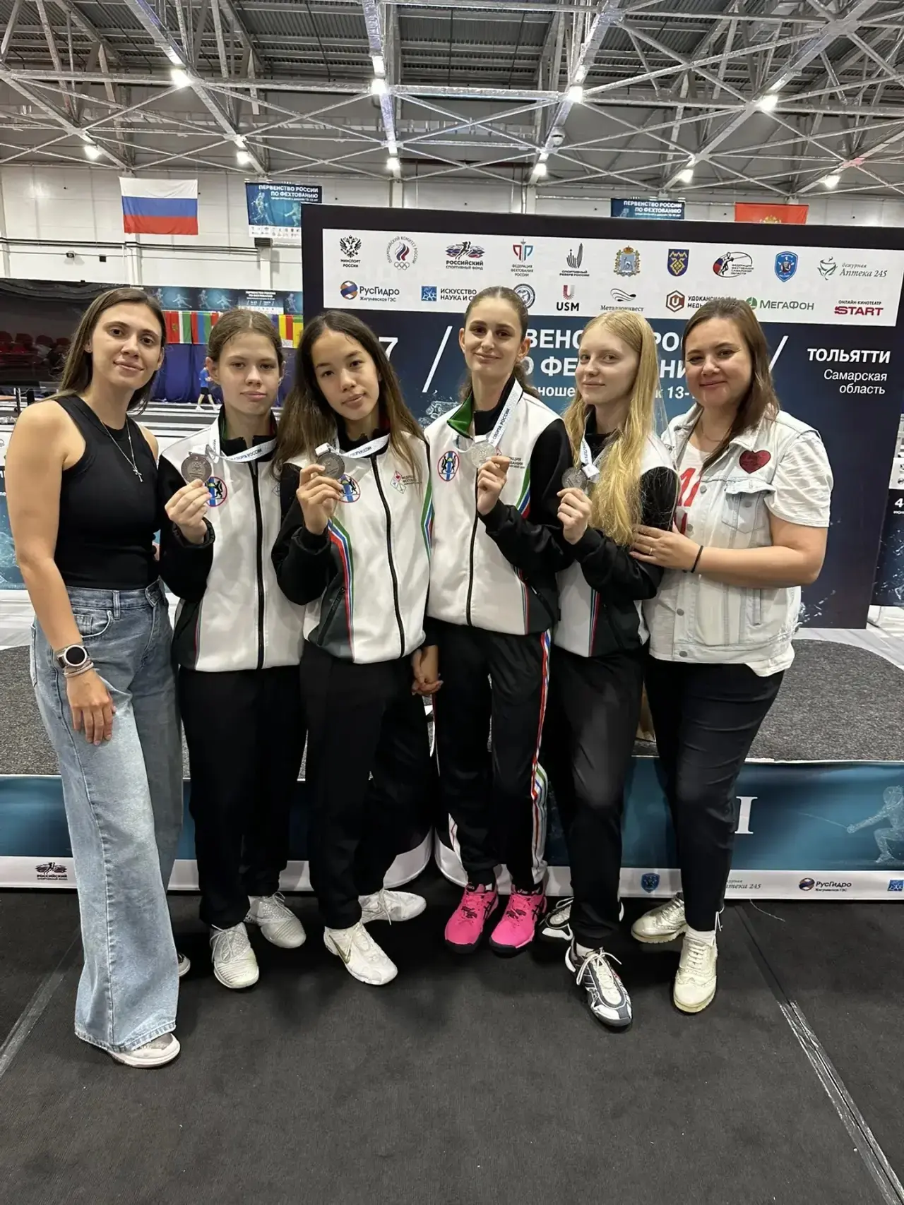 Наши юные саблистки завоевали серебро на первенстве России!✨🥈🥈🥈🥈✨

В Тольятти завершилось первен