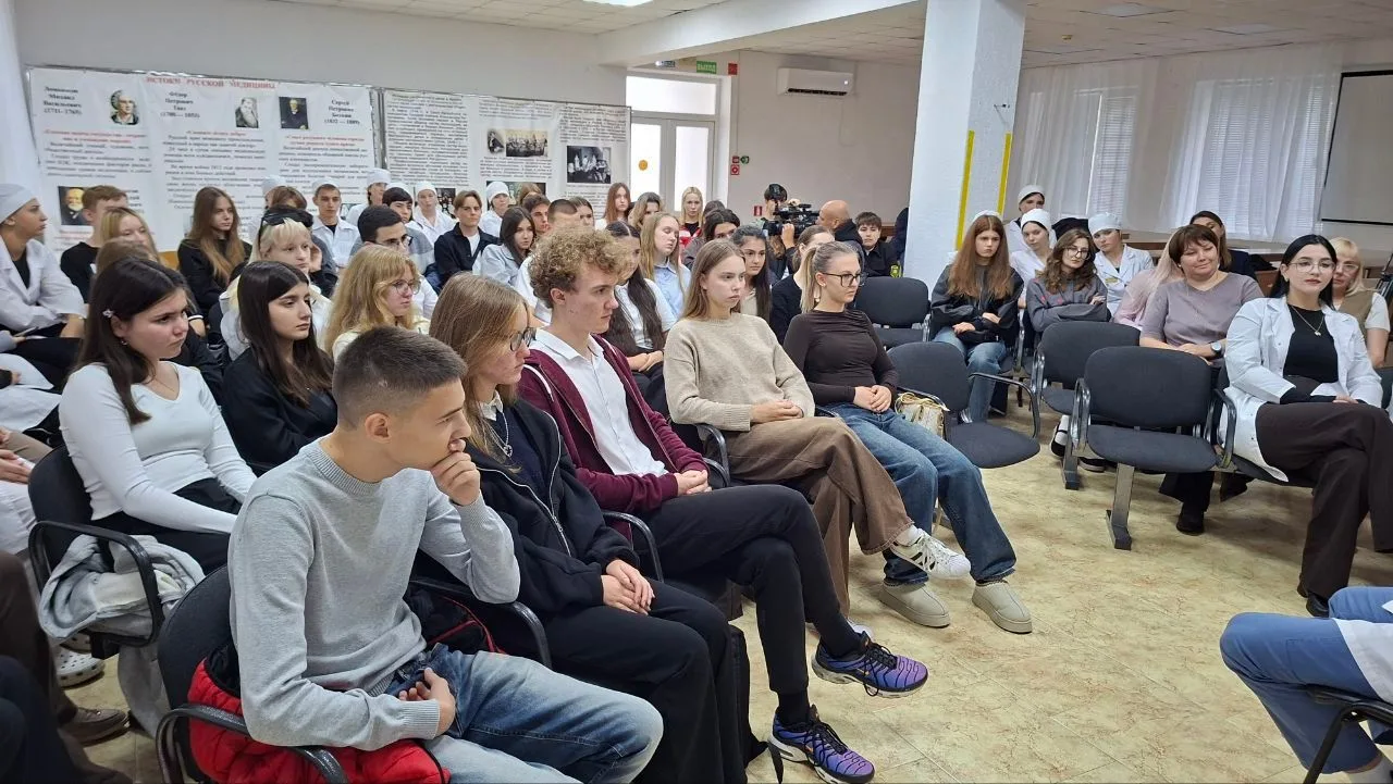📚От школьной парты — к белому халату: в Анапе продолжается проект по подготовке медици...