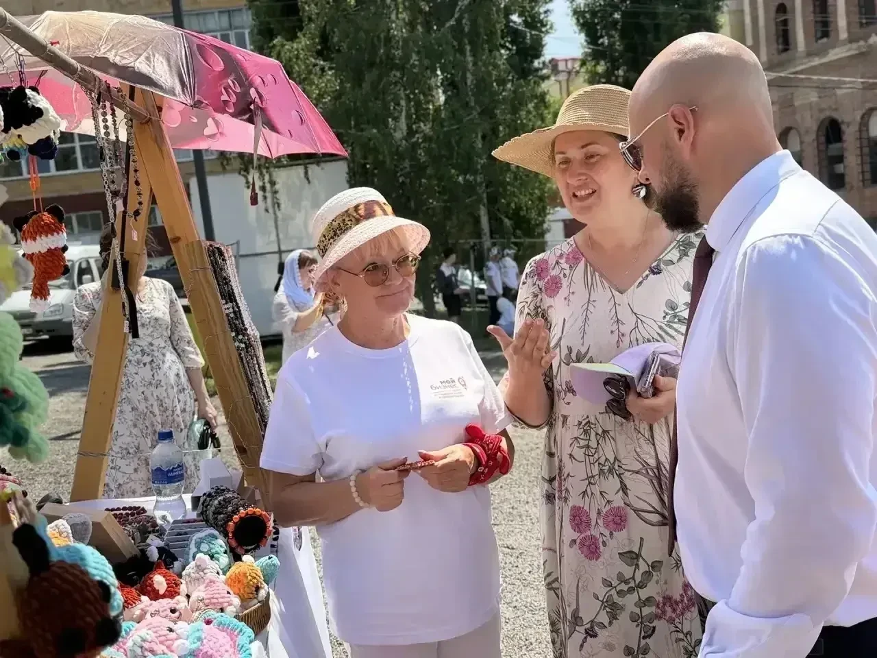 🎉 В Курске на Полугоре проходит масштабный тематический фестиваль

В День России для жителей и гост