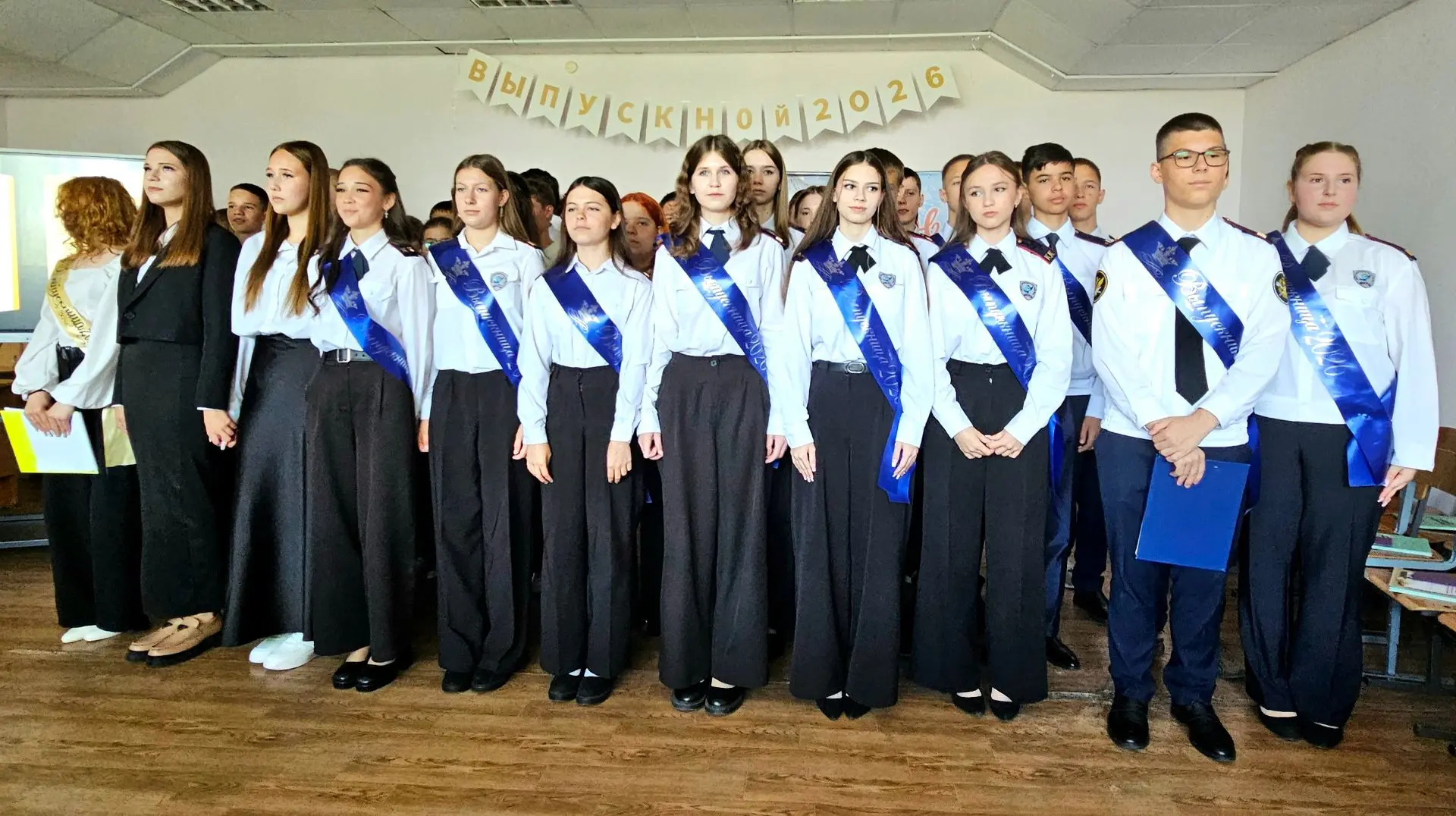 🎓✨ С выпускным, 9-е классы! ✨🎓

Сегодня прозвучало море тепла, искренности и добрых слов 💛

Учени