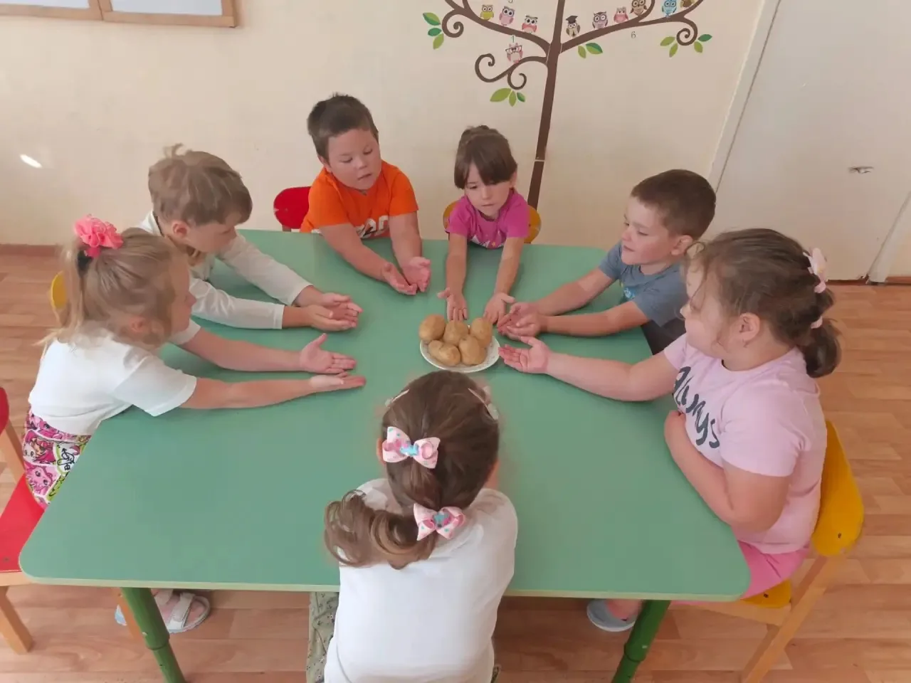 26 августа в нашей стране отмечается необычный, но очень «вкусный» праздник — День карт...