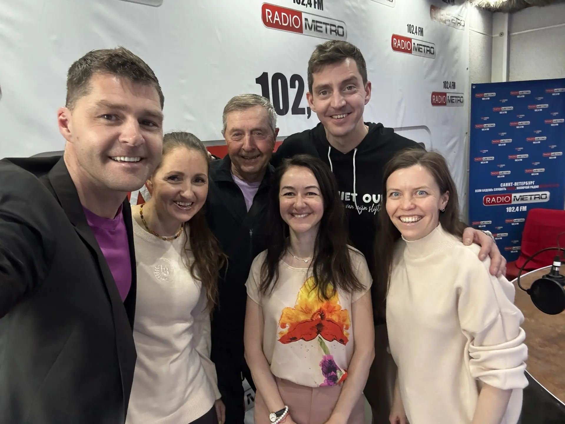 Сегодня, семья Медведевых побывала в прямом эфире на радио Метро 102,4 fm

Заслуженный тренер России