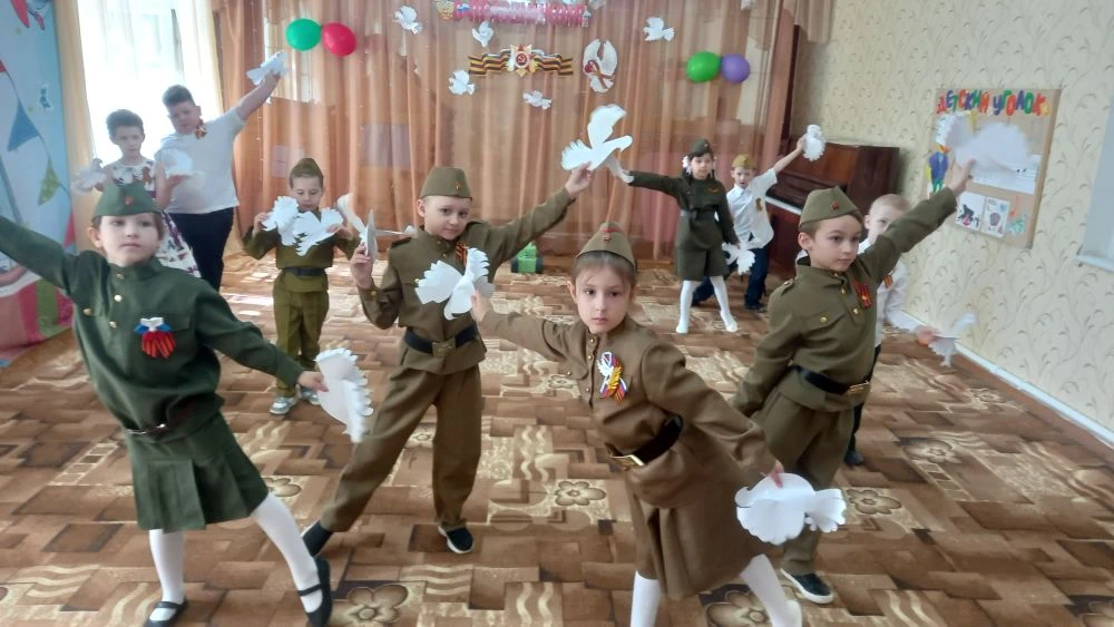 В нашем детском саду состоялся утренник "Мы будем помнить этот день" посвящённый праздн...