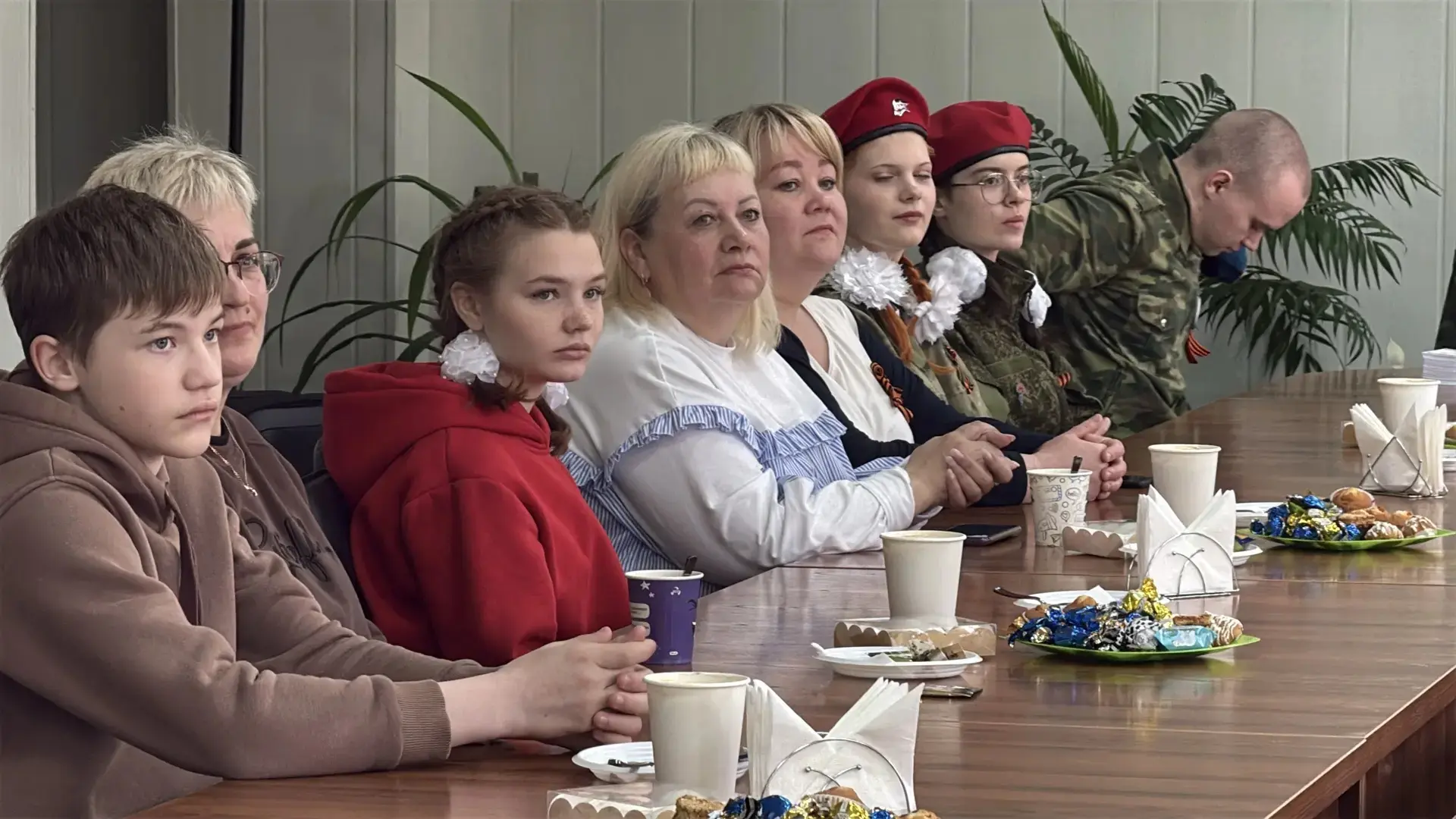 🇷🇺 9 мая в Железногорске-Илимском состоялся торжественный смотр юнармейских и студенческих отрядов, 