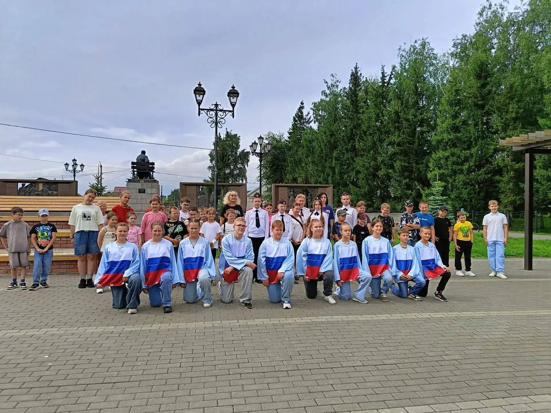 🤍Сегодня , 27 июля, в сквере Куприна села Наровчат сотрудники "Центра культурного развития" провели