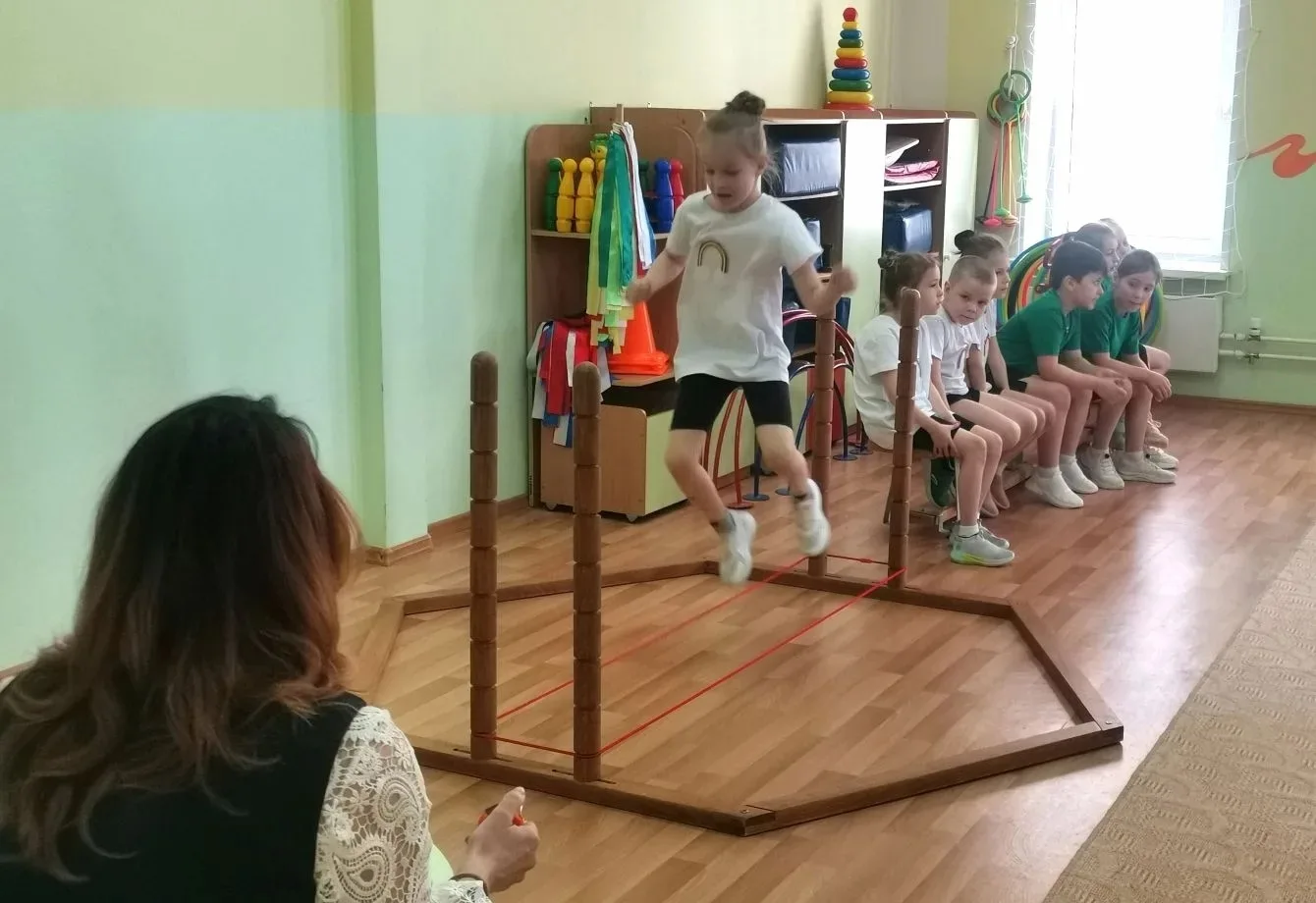 ➡ СОРЕВНОВАНИЯ ПО СПОРТИВНЫМ ПРЫЖКАМ ЧЕРЕЗ РЕЗИНКУ  ✅ 22 апреля в МОУ "Гимназия № 9" состоялся отбор