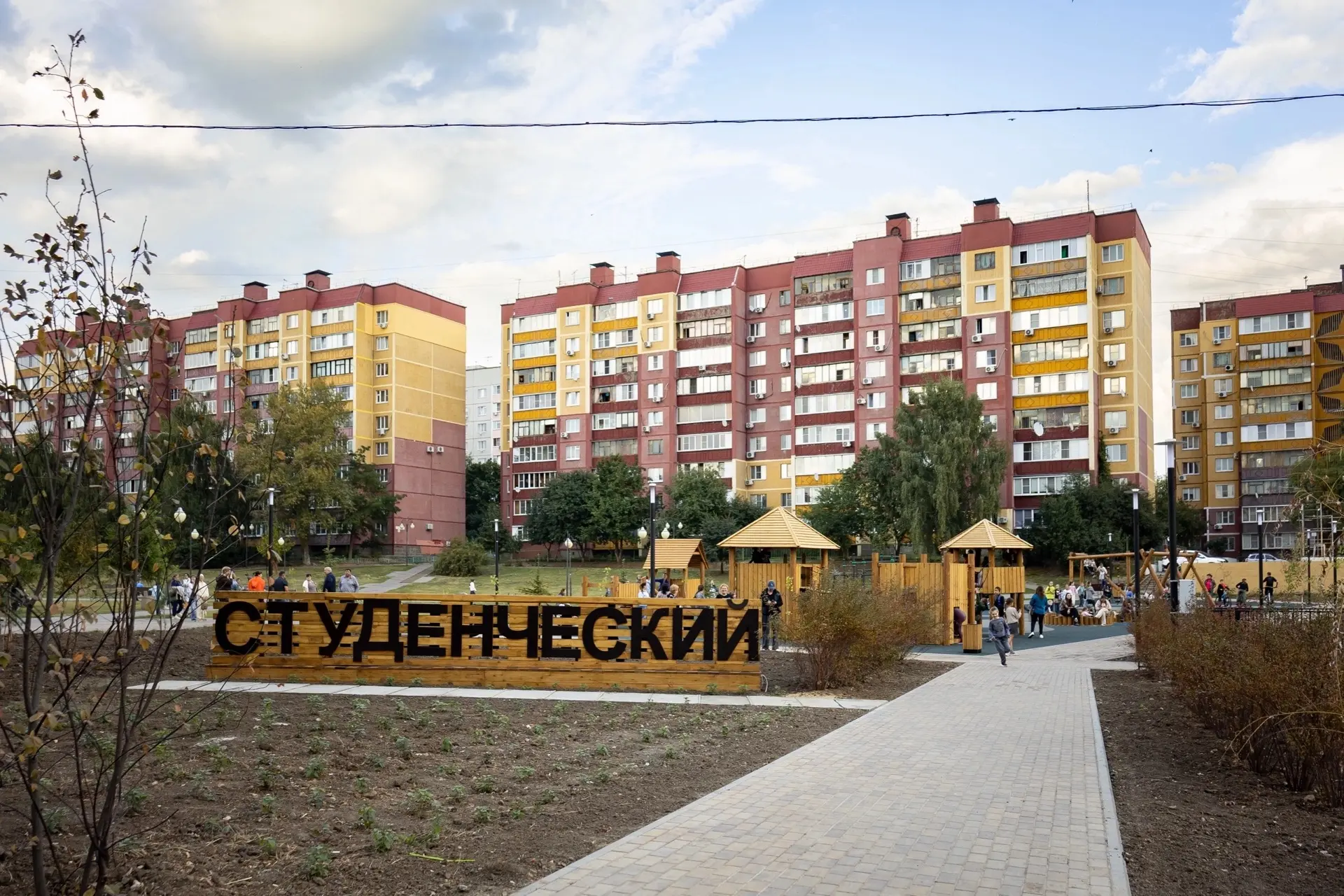 В Курске завершили благоустройство сквера на улице Студенческой