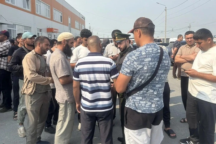 Под Новосибирском мигранты на автомобилях пытались прорваться за оцепление