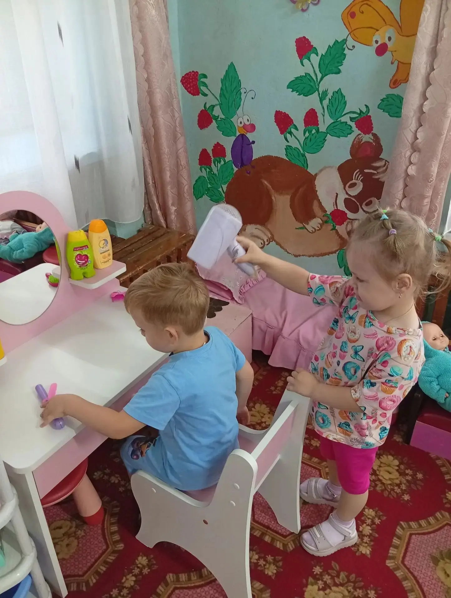 Сегодня наши малыши из младшей группы устроили настоящий праздник - красоты причёски! В...