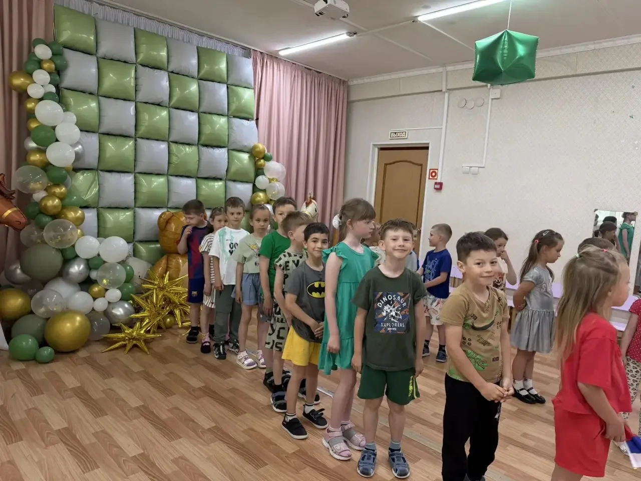 День России 🇷🇺🇷🇺🇷🇺
Развлечение 🫶🫶🫶
Старшая группа «Ветерок»
Подготовительная группа «Облачк