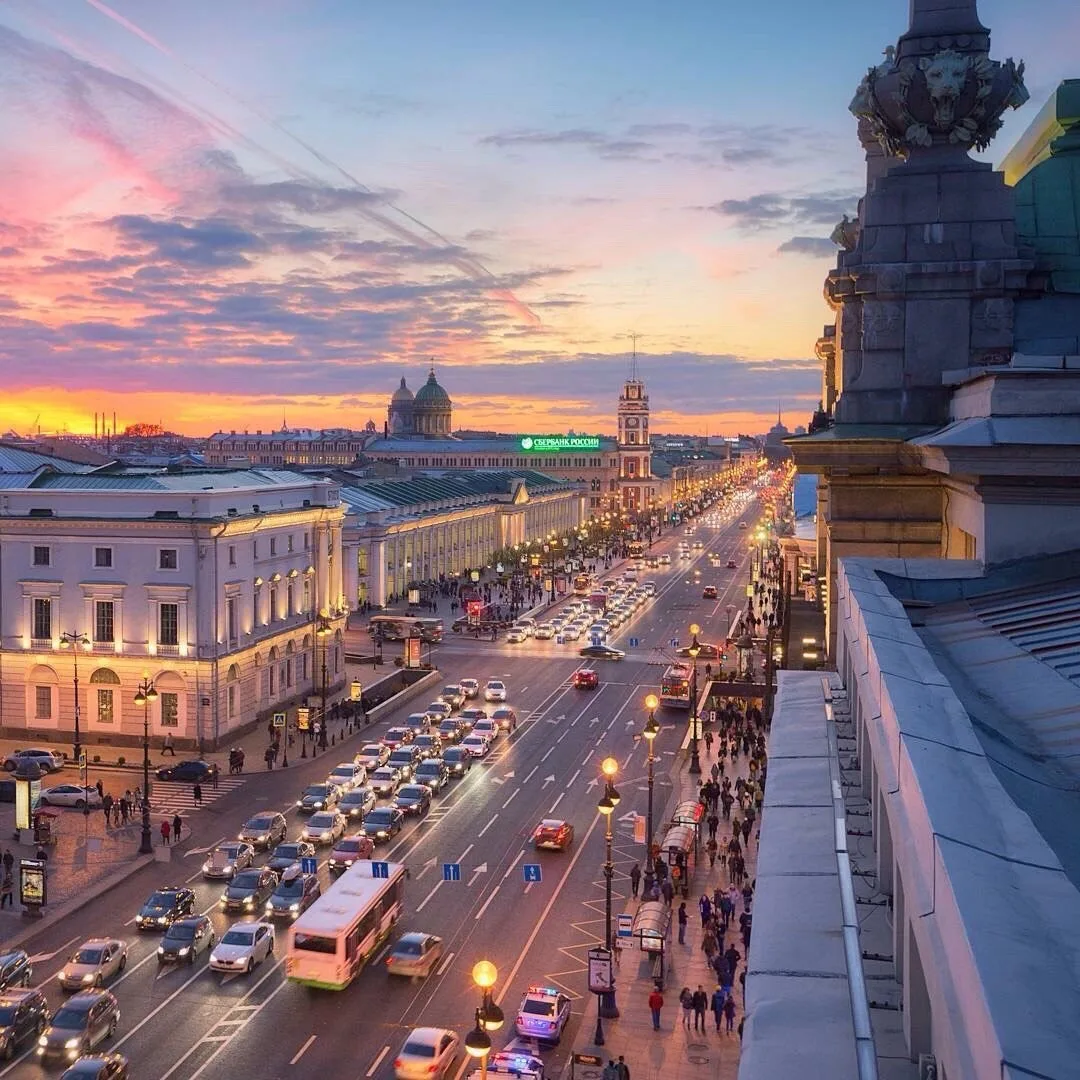 🤔Наши учителя загадали 5 известных локаций нашего города. Проверьте свою интуицию и внимательность 