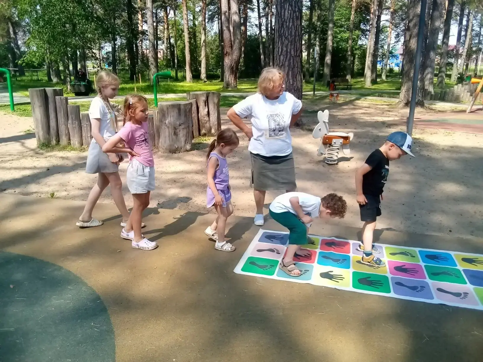 🌈 ЛЕТО, ПАРК, КАНИКУЛЫ 🌈

💚🌳✨🍭 Сегодня в Парке Металлургов прошла увлекательная игровая програм